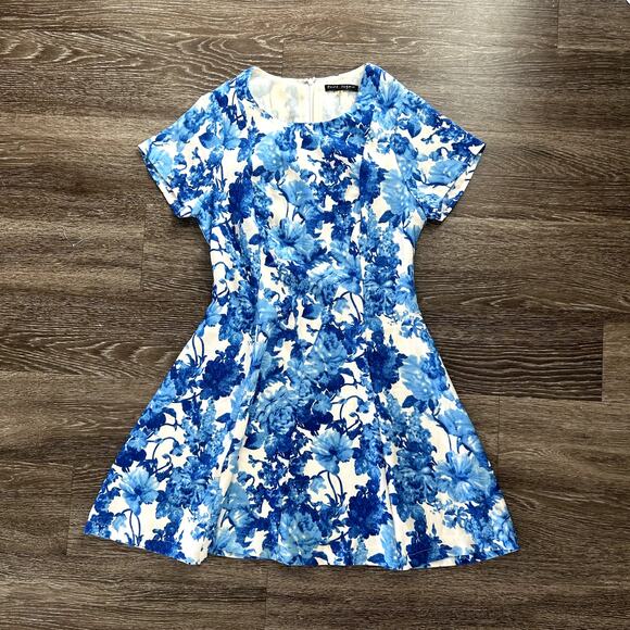 Pure Sugar Blue Floral Fit & Flare Dress Sz Medium Short Sleeve Lined A-Line GUC - Picture 3 of 14